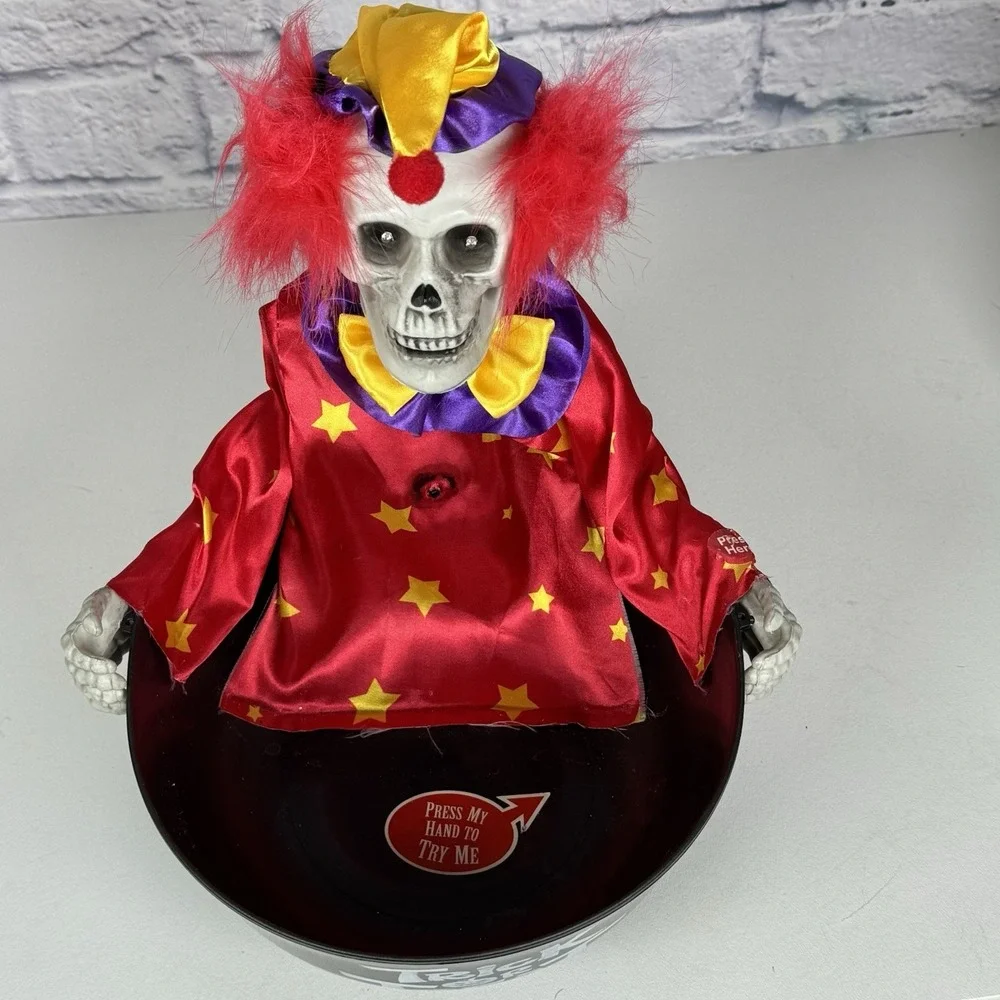 RARE Skeleton Clown Animated Lighted Candy Bowl Halloween Trick or Treat VIDEO